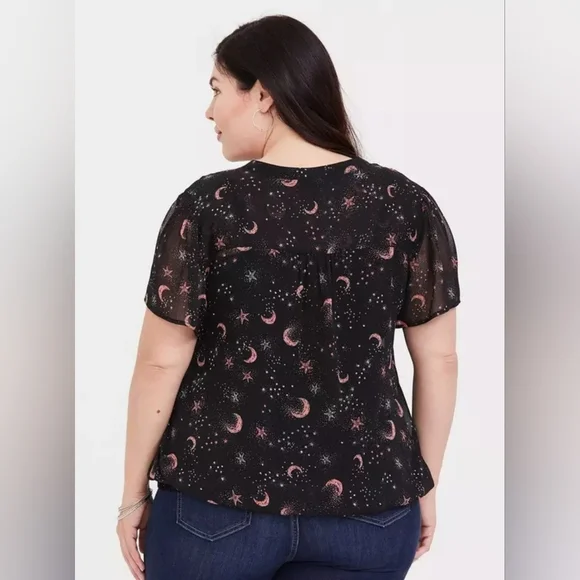 Torrid 0 Black Stars and Moon Print Chiffon Banded Top with Mandarin Collar- EUC - Picture 2 of 9